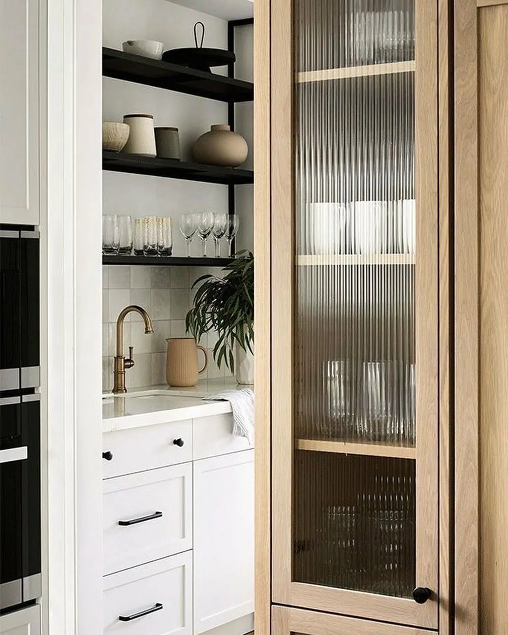 Sample Of 1/4" Reeded Glass Window Film