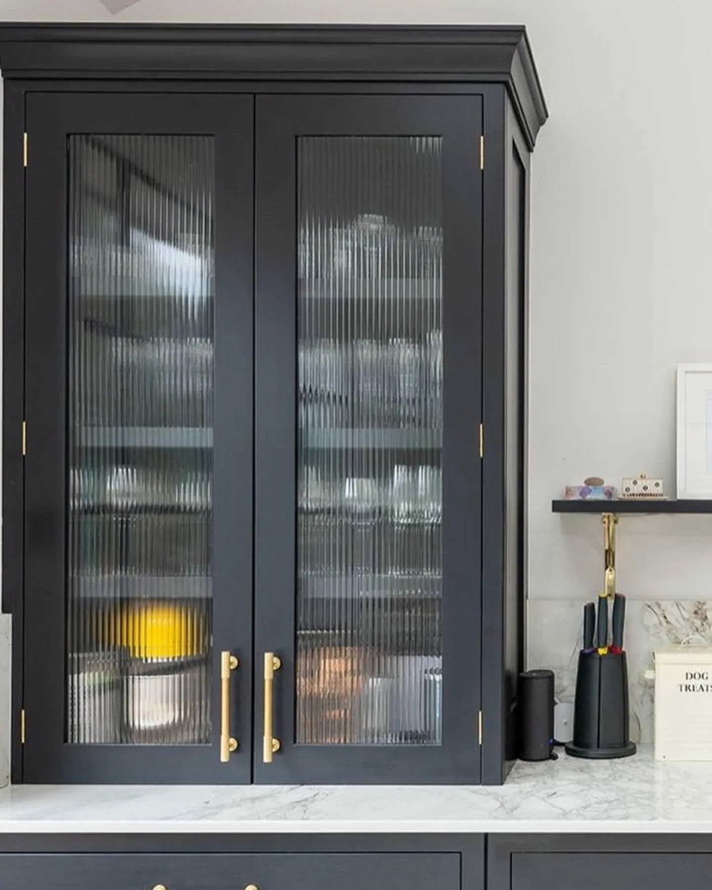 Sample Of 1/4" Reeded Glass Window Film