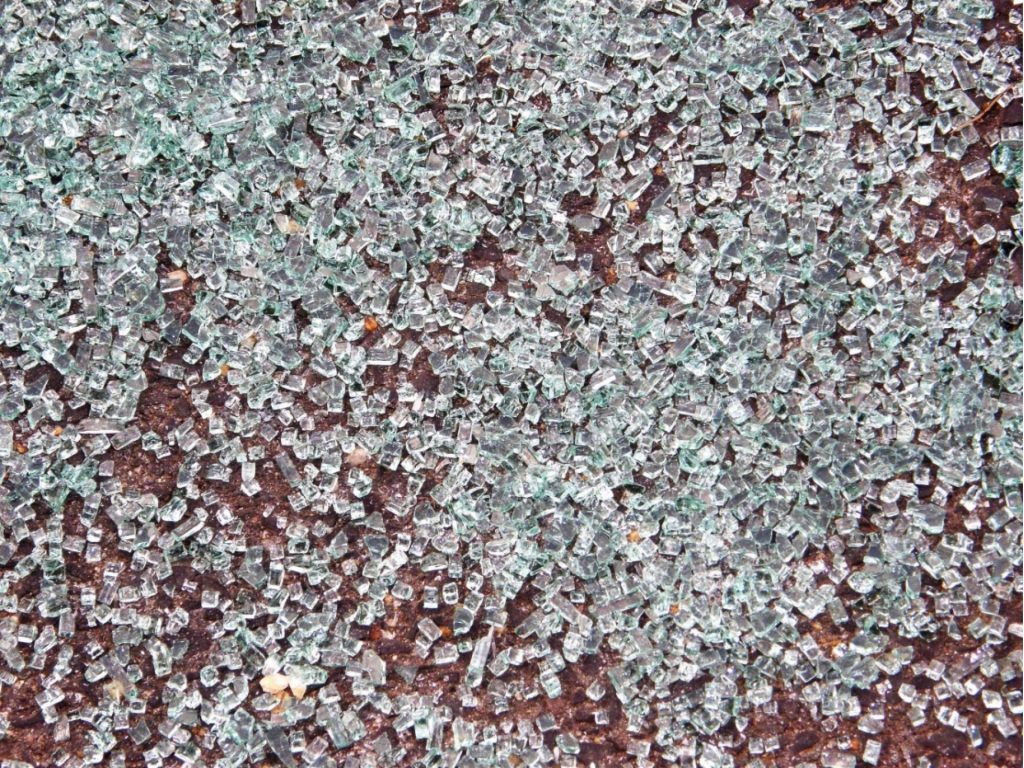 Nickel Sulphide and Spontaneous Breakage